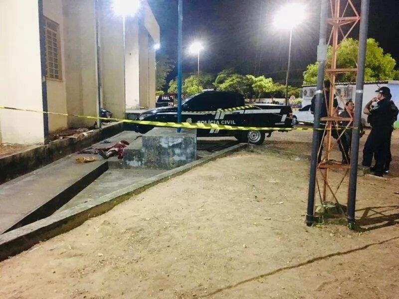 Vítima foi encontrada em frente ao Instituto de Medicina Legal (IML) - Foto: Divulgação