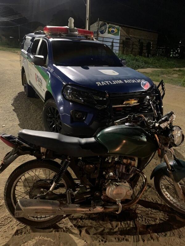 Motocicleta foi levada à delegacia - Foto: Divulgação/PMRR