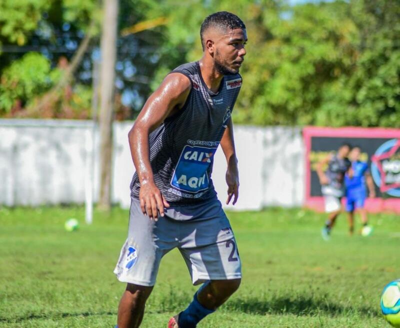 Lateral-direito Jambão é fã de Ronaldinho fenômeno e de Rodinei do Fla. Crédito: Hélio Garcias/São Raimundo