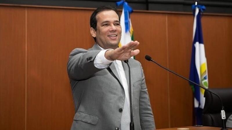 O primeiro-secretário da mesa diretora da ALE-RR, deputado Jorge Everton, durante posse nesse domingo (Foto: Instagram Jorge Everton)