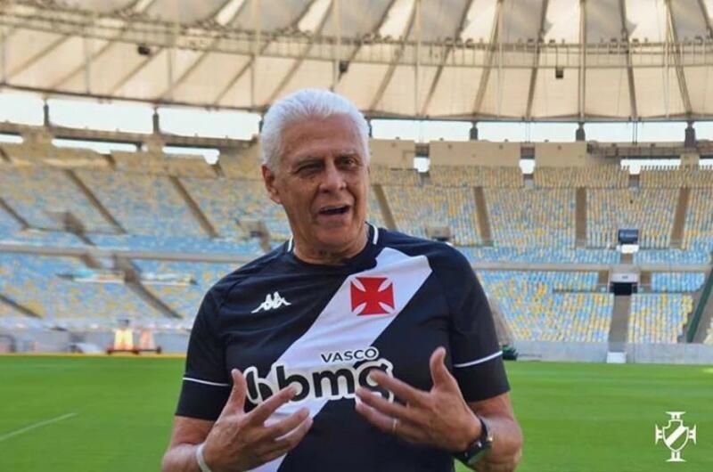 Ídolo do Vasco, ele disputou 1.110 jogos com a camisa cruzmaltina