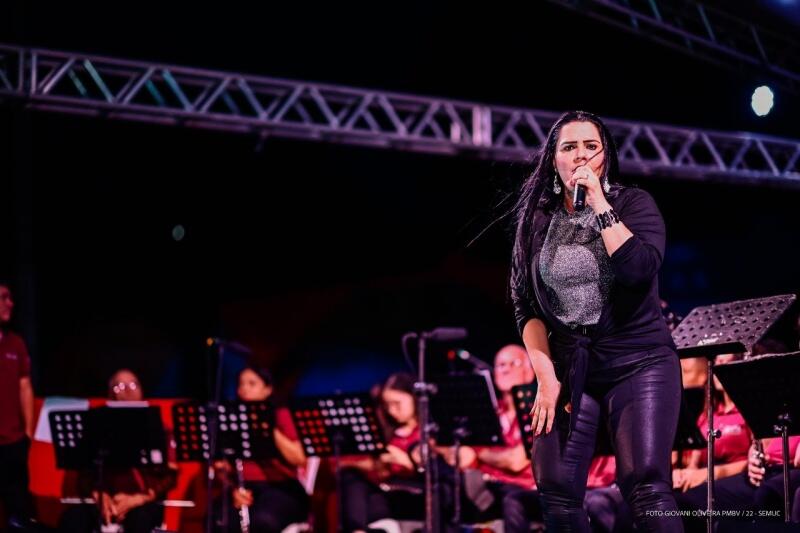 A artista levará em seu repertório, clássicos do brega nacional com arranjos totalmente requintados e especialmente feitos para esta noite (Foto: Giovani Oliveira)