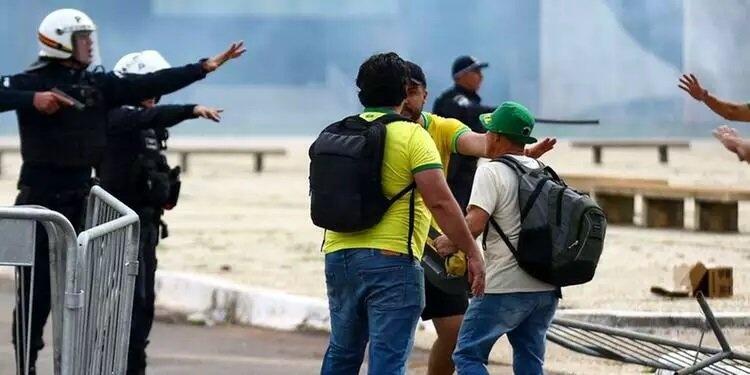 No último domingo, 8, vândalos ocuparam e invadiram as sedes dos Três Poderes na Esplanada dos Ministérios (Foto: Marcelo Camargo/Agência Brasil)