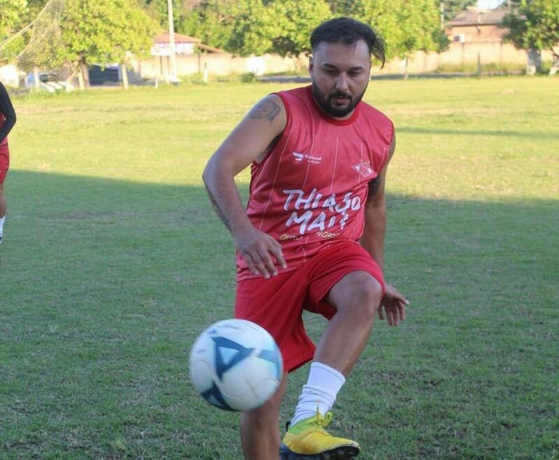 Cacau em treino pelo Baré, último time do jogador. Crédito: João Paulo Oliveira