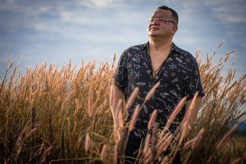  A obra literária ‘Mais do mesmo: poemas Com-Vida’ trata-se da terceira coletânea de poemas do autor (Foto: Divulgação)