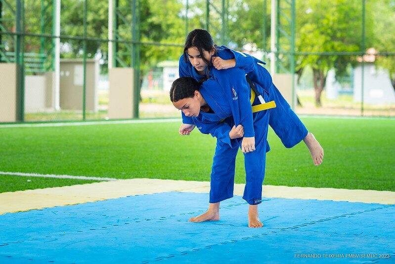 Os participantes do projeto Qualidade de Vida e do Centro de Iniciação Esportiva (Ciep) que quiserem renovar sua matrícula, devem se dirigir à secretaria da Vila Olímpica, no Ginásio Romerão, portando a documentação necessária (Foto: Divulgação/SEMUC)