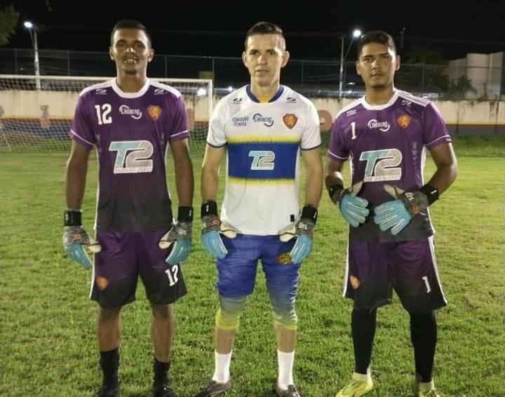 Katê (esquerda) pelo Sampaio em 2019; goleiro foi anunciado oficialmente pelo clube nas redes sociais. Crédito: divulgação