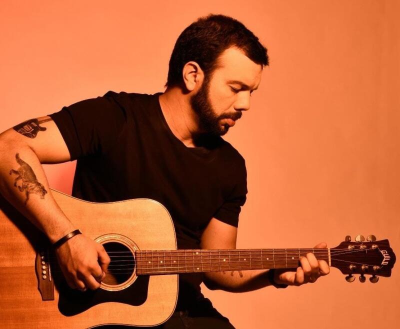 Músico é fã de clássicos do rock e prepara repertório dedicado ao estilo (Foto: Divulgação)