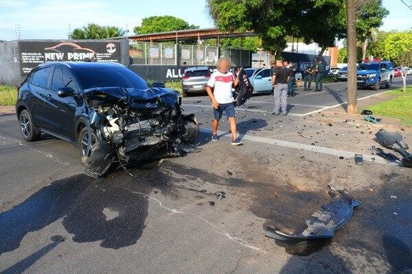 Motorista levava o filho à escola e não viu o sinal vermelho - Foto: Wenderson Cabral/Folha de Boa Vista