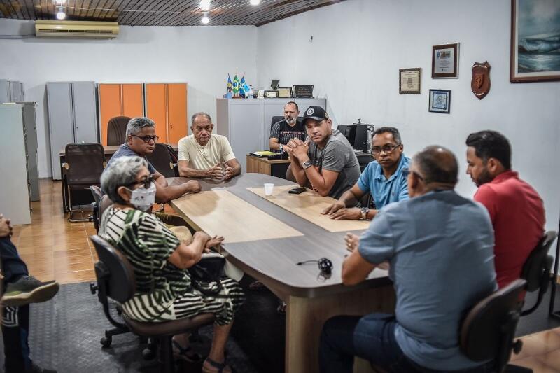 Seis dos nove clubes do Estadual participaram da reunião na sede da FRF (Foto: Hélio Garcias/BV Esportes)