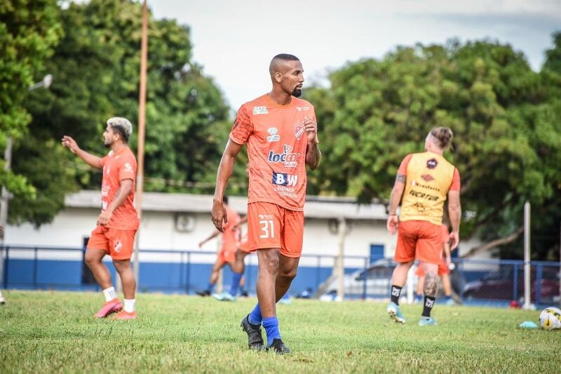 Carlinhos chega para sua terceira passagem pelo Mundão. Crédito: Hélio Garcias/São Raimundo