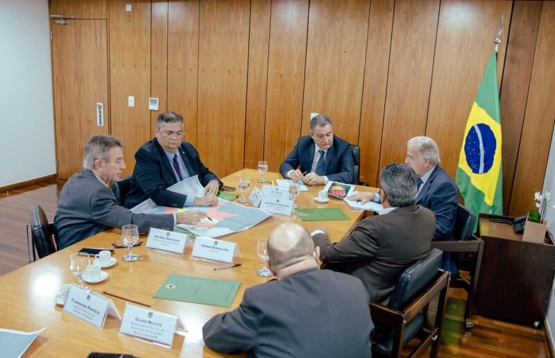 A reunião foi realizada no início desta noite