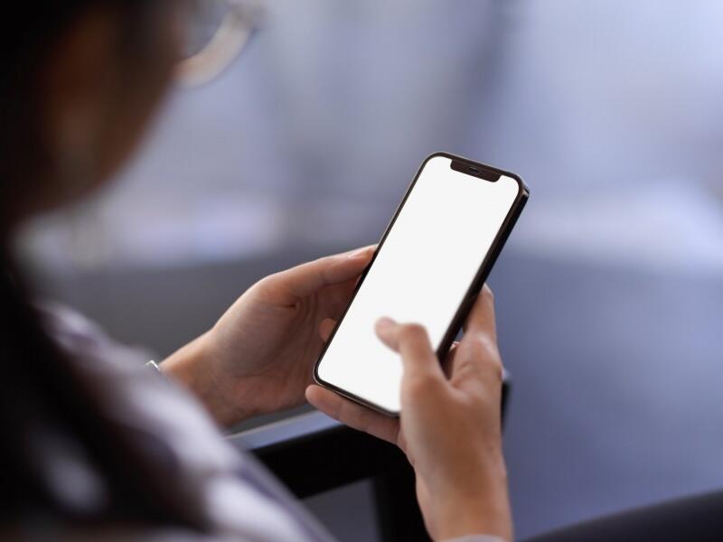 O uso excessivo do celular exige muito dessa articulação e isso aumenta o desgaste da cartilagem e dos tecidos ao redor (Foto: Divulgação) O uso excessivo do celular exige muito dessa articulação e isso aumenta o desgaste da cartilagem e dos tecidos ao redor (Foto: Divulgação)