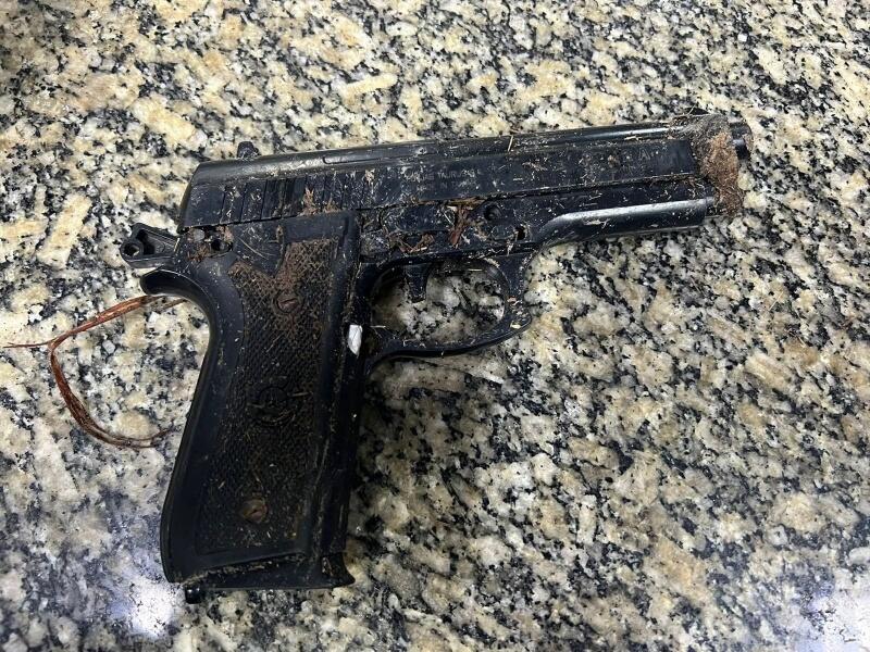 Arma de fogo utilizada nos assaltos (Foto: Divulgação)