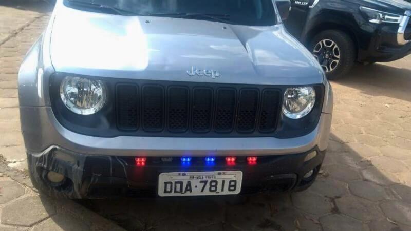 Jeep Renegade com placa adulterada, dirigido por policial penal (Foto: Divulgação)