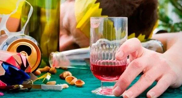 Para que as festas possam ser bem aproveitadas, é recomendado manter uma boa alimentação e hidratação. (Foto: divulgação) Para que as festas possam ser bem aproveitadas, é recomendado manter uma boa alimentação e hidratação. (Foto: divulgação)