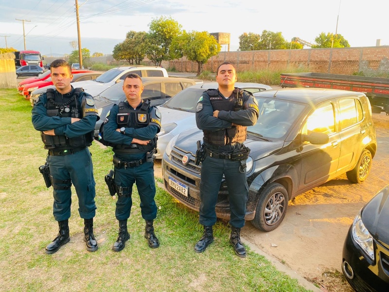 Veículo foi apreendido e levado à delegacia - Foto: Divulgação/PMRR