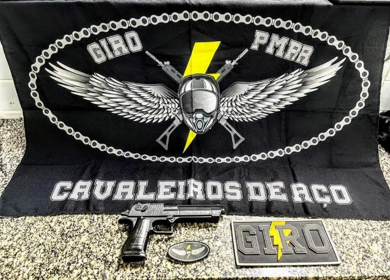 O simulacro e os adolescentes foram apresentados na Central de Flagrantes (Foto: Divulgação)