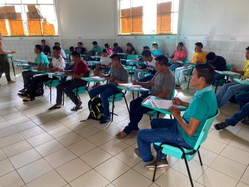 O estudo é destinado a professores que atuam nas escolas indígenas da rede estadual de ensino com a Língua Materna, mas que não possuem o Ensino Superior. (Foto: Ascom/Seed)