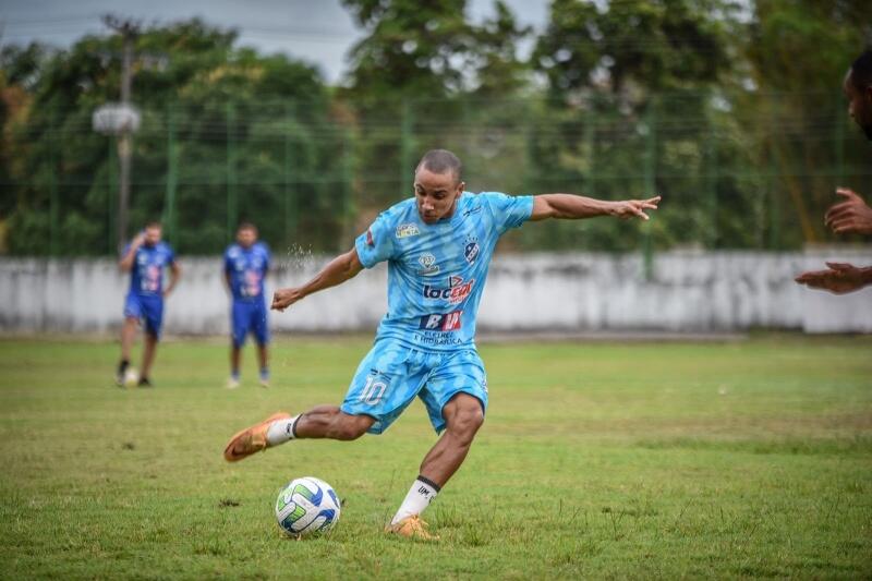 O atacante Juninho, do São Raimundo, durante treino no centro de treinamento do clube (Foto: Hélio Garcias/São Raimundo)