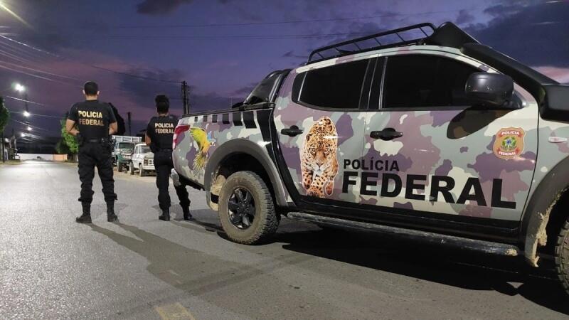 Viatura da Polícia Federal na manhã deste sábado (Foto: PF)