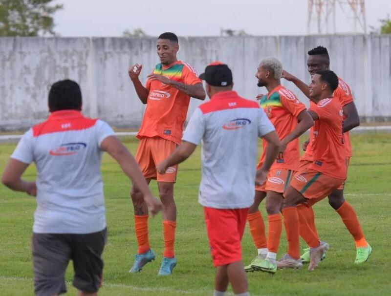 Sérgio Baiano comemora gol e soma 180 minutos em campo e titularidade pelo Real. Crédito: Reynesson Damasceno/Agência Real