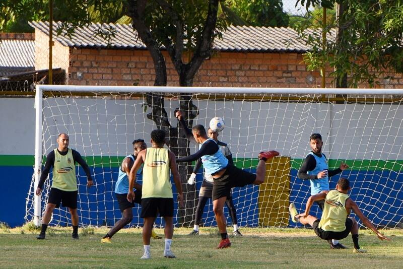 Destemidos revisam bola parada e jogada aérea - Foto: Reynesson Damasceno/Agência Real