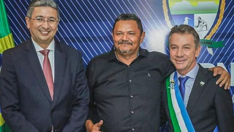 O novo secretário estadual do Índio, Tadeu Lima, com o governador Antonio Denarium e o vice Edilson Damião (Foto: Divulgação)