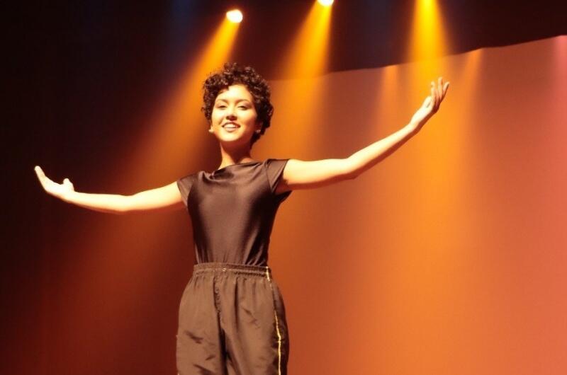 Carioca e residente de Boa Vista desde 2005, a jovem além de cantora, é também bailarina, compositora, atriz e videomaker (Foto: Arquivo Pessoal)