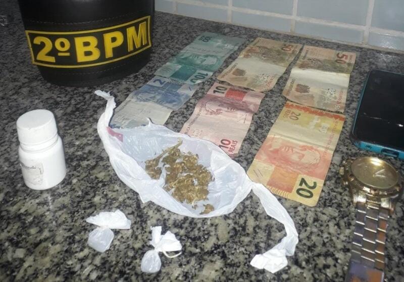 Material apreendido e apresentado na Central de Flagrantes (Foto: Divulgação)