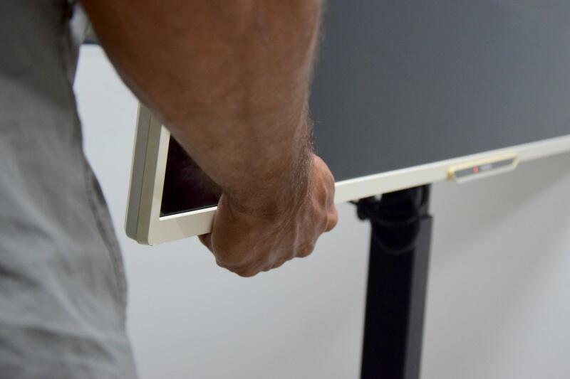 A TV de 50 polegadas foi furtada de dentro da casa da vítima (Foto: Ilustrativa/Nilzete Franco/Folha BV)