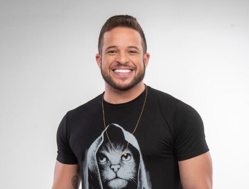 Flávio Andrade é um ator versátil que atuou em espetáculos de diversos gêneros, incluindo comédias, infantis e dramáticos (Foto: Divulgação)
