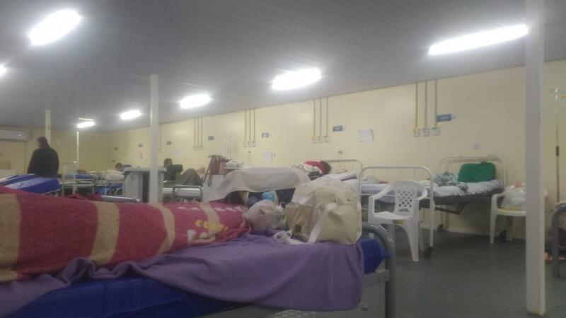 Grávida é uma jovem menor de idade que, mesmo com alta, segue na maternidade esperando que algo seja feito. (Foto: arquivo pessoal)