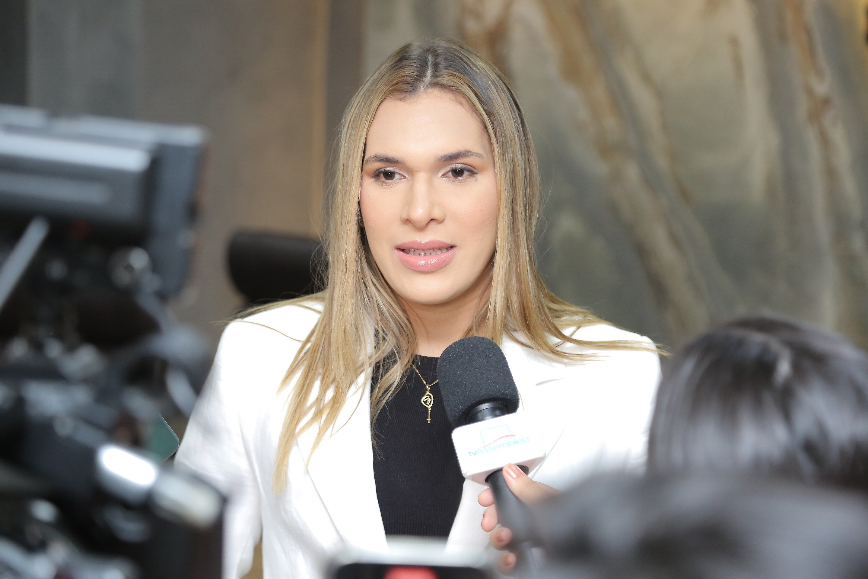Jogadora Vitória Almeida recebeu nesta segunda-feira a comenda Orgulho de Roraima