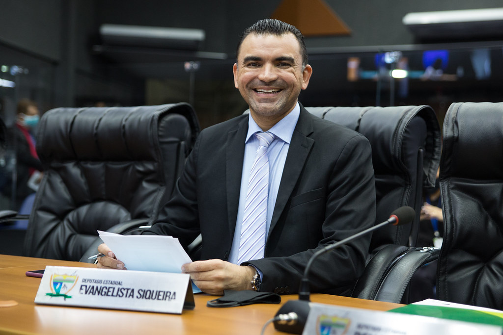 O professor Evangelista Siqueira quando exercia o cargo de deputado estadual O professor Evangelista Siqueira quando exercia o cargo de deputado estadual