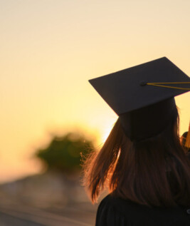 Apenas o ingresso no ensino superior pode garantir melhores oportunidades no mercado de trabalho. Foto: internet