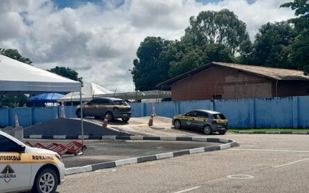 O teste prático é feito no pátio do Detran (Foto: Divulgação)