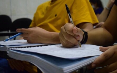 ESTUDANTES