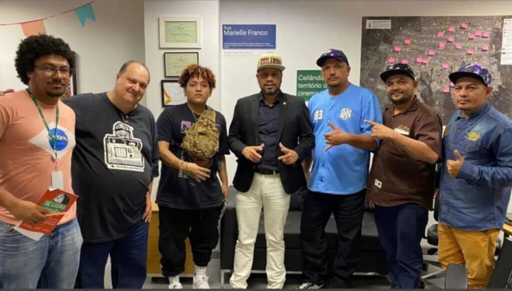 Artistas conhecem produtores e deputado distrital em Brasília. Foto: Arquivo Pessoal Artistas conhecem produtores e deputado distrital em Brasília. Foto: Arquivo Pessoal