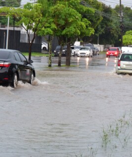 Temporal atingiu Boa Vista nesta sexta-feira (23) (Foto: Nilzete Franco/Folha BV)