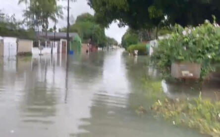 Situação da rua Amapá no bairro dos Estados com o alagamento
