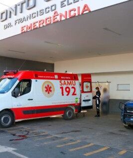Ambulância do Samu no HGR (Foto: Wenderson Cabral/FolhaBV/Ilustração)