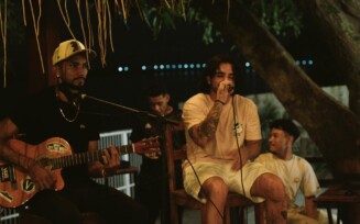 Dani Pin comanda a noite na Vibezinha do Bão, com Rap, Trap e Funk ao vivo. Foto: Bão Café