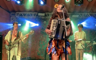 Após seu show, Anne recebeu inúmeros convites para se apresentar em palcos de forró em São Paulo, Florianópolis e no Ceará. Foto: Arquivo pessoal.