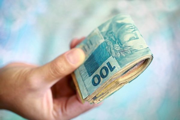 Trabalhadores podem sacar valores do PIS/PASEP