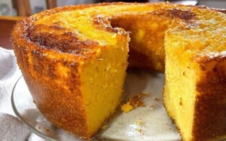 Receita fácil e rápida de bolo de milho para servir durante o feriadão
