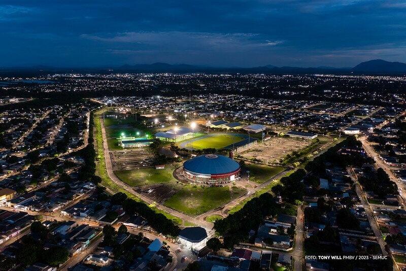 Prefeitura amplia iluminação de LED nos bairros de Boa Vista Prefeitura amplia iluminação de LED nos bairros de Boa Vista